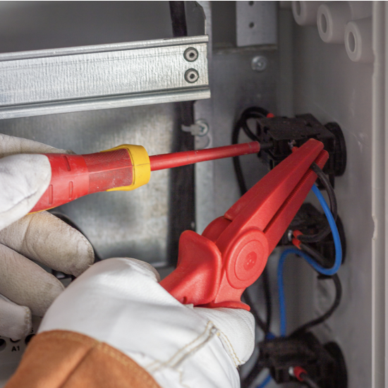 Izolacyjne szczypce płaskie do 1 kV AC / 1,5 kV DC